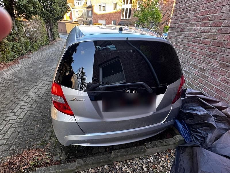 Gebraucht Honda Jazz 100 PS (73 kW) 2012 Silber Kleinwagen