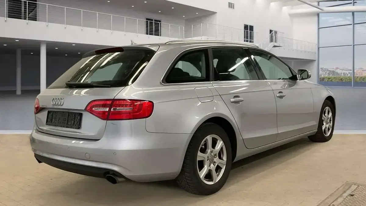 Gebraucht Audi A4 Ambiente 170 PS (125 kW) 2015 Florettsilber metallic Kombi