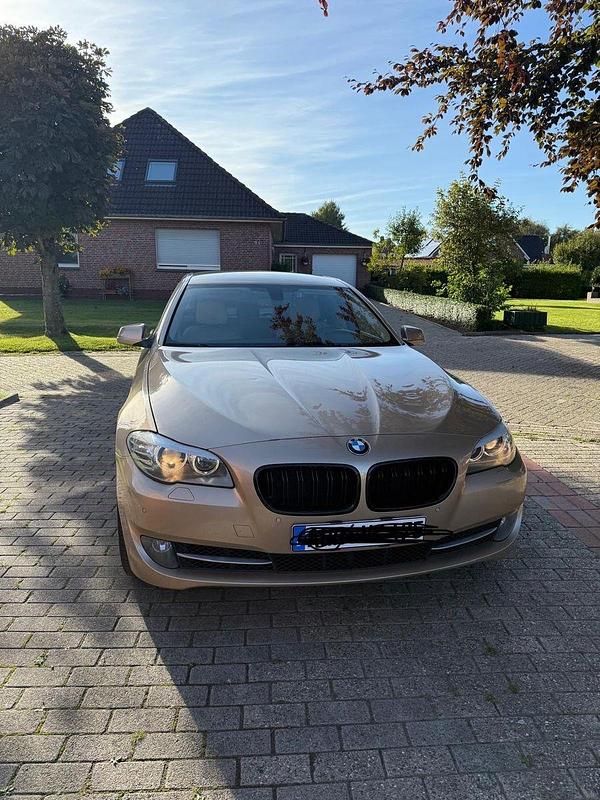 Beige Gebraucht 2012 BMW 520 Limousine | 8.000 € (Guter Preis) - Bild 1/4