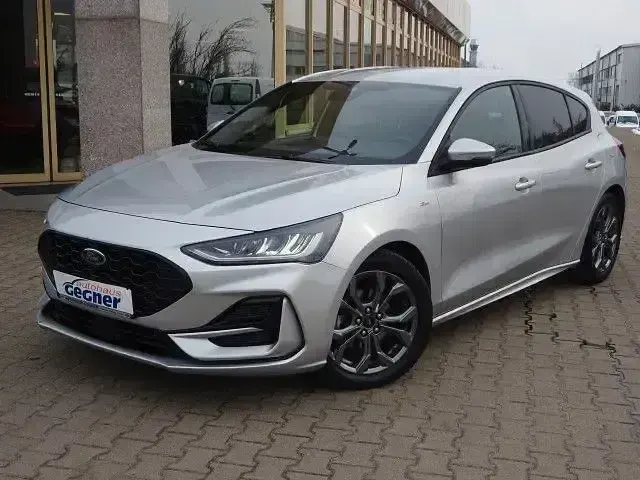 Käytetty Ford Focus ST-Line 116 HP (85 kW) 2025 Hopea Sedan