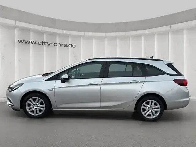 Gebraucht Opel Astra 101 PS (74 kW) 2018 Silber Limousine