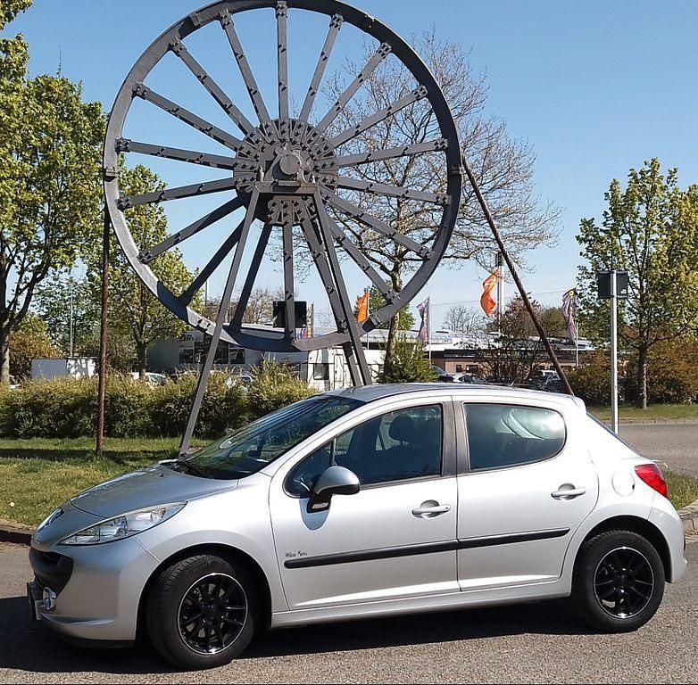 Silber Gebraucht 2009 Peugeot 207 Urban Move Limousine | 5.150 € - Bild 1/1