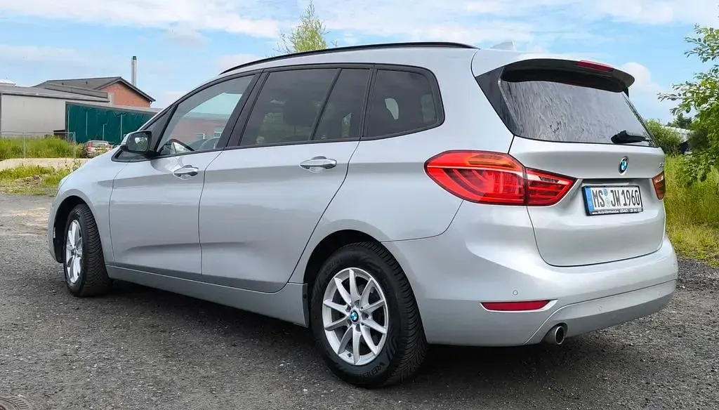 Gebraucht BMW 218 Gran Tourer Advantage 150 PS (110 kW) 2015 Silber Van / Kleinbus
