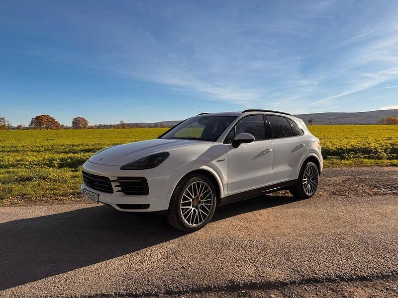 Weiß Gebraucht 2023 Porsche Cayenne Platinum Edition SUV | 74.000 € - Bild 1/4