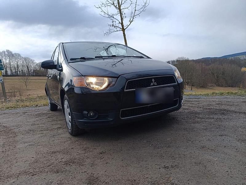 Gebraucht Mitsubishi Colt Edition 95 PS (69 kW) 2011 Schwarz Kleinwagen