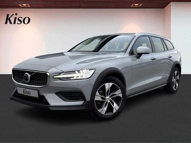 Grau Gebraucht 2024 Volvo V60 CC Kombi | 44.650 € (Etwas zu teuer) - Bild 1/4