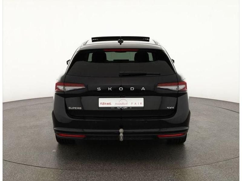 Gebraucht Skoda Superb 193 PS (141 kW) 2024 Ebony schwarz metallic (metallic) Kombi