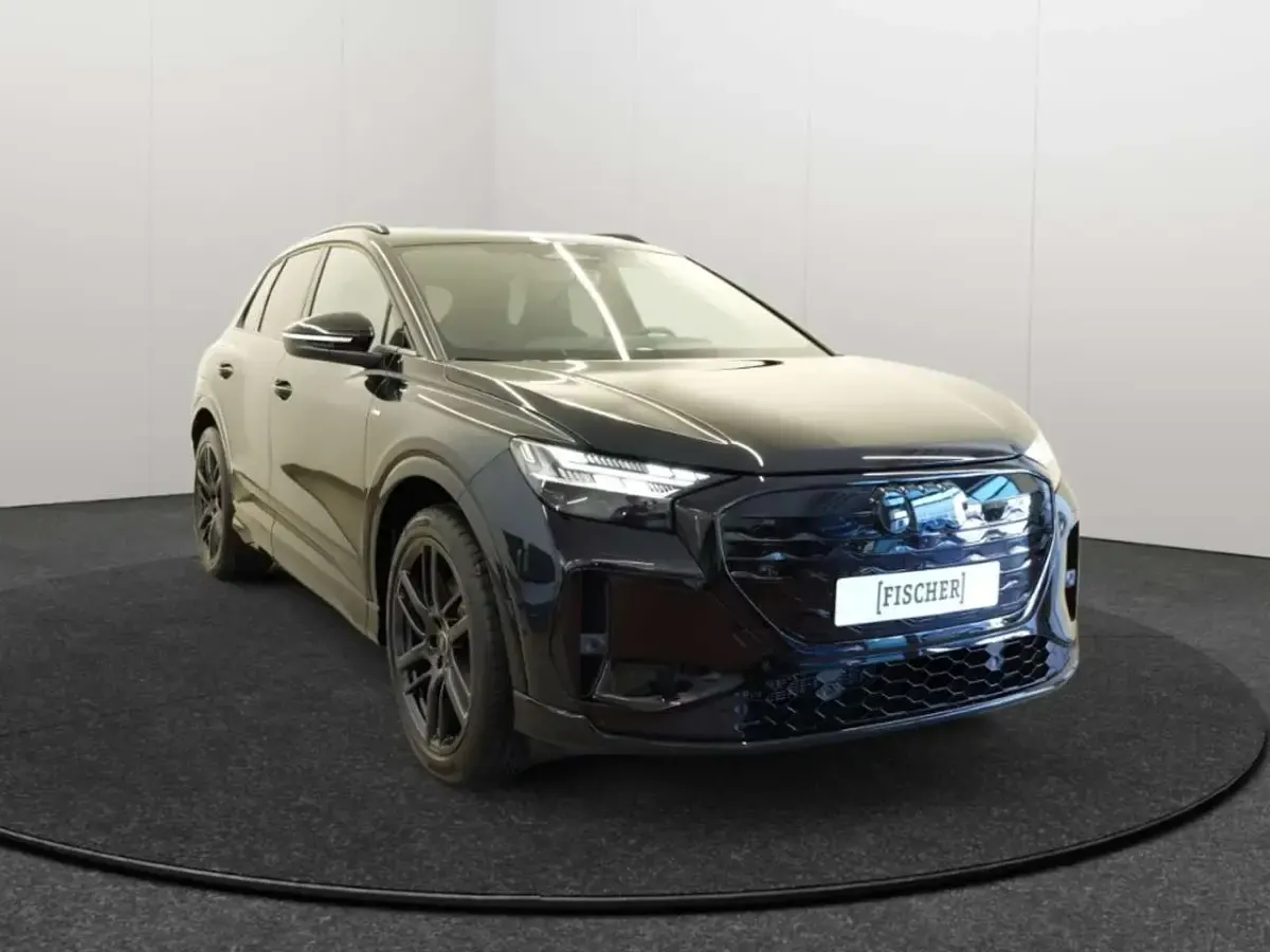 Neu Audi Q4 e-tron Basis 250 kW (340 PS) 2026 Schwarz SUV