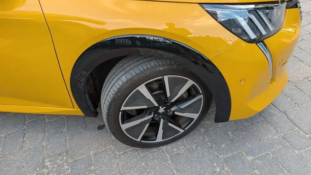 Gebraucht Peugeot e-208 GT 100 kW (136 PS) 2020 Gelb Kleinwagen