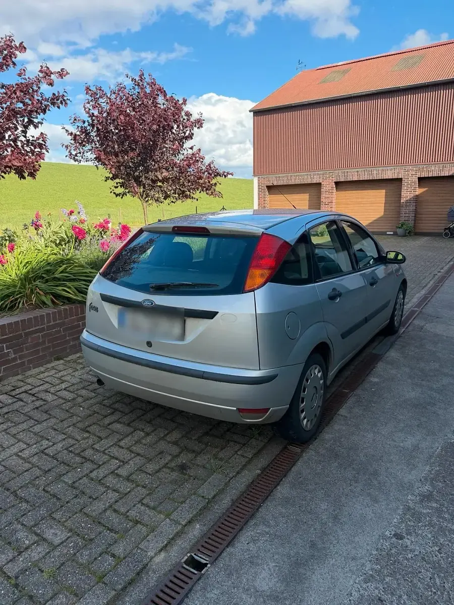 Gebraucht Ford Focus 115 PS (84 kW) 2004 Silber Kleinwagen
