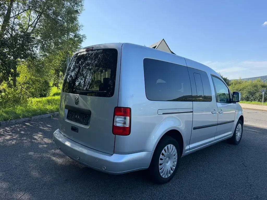 Gebraucht VW Caddy Maxi Life Life 102 PS (75 kW) 2009 Silber Van / Kleinbus