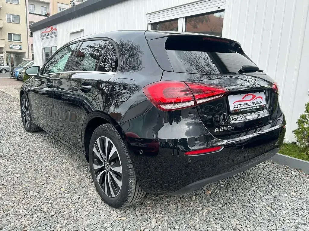 Gebraucht Mercedes A250 Style 218 PS (160 kW) 2020 Schwarz Limousine