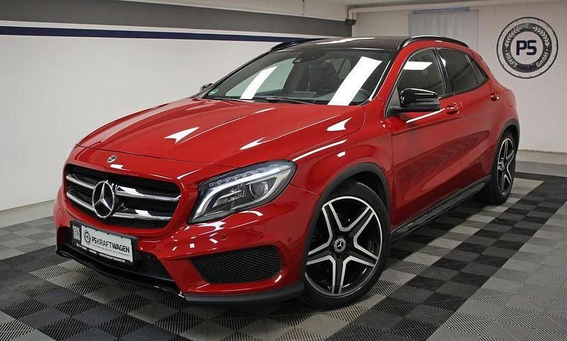 Rot Gebraucht 2014 Mercedes GLA220 AMG SUV | 19.980 € (Fairer Preis) - Bild 1/4