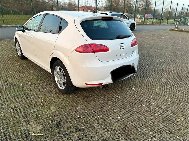 Gebraucht Seat Leon 125 PS (91 kW) 2009 Weiß Kleinwagen