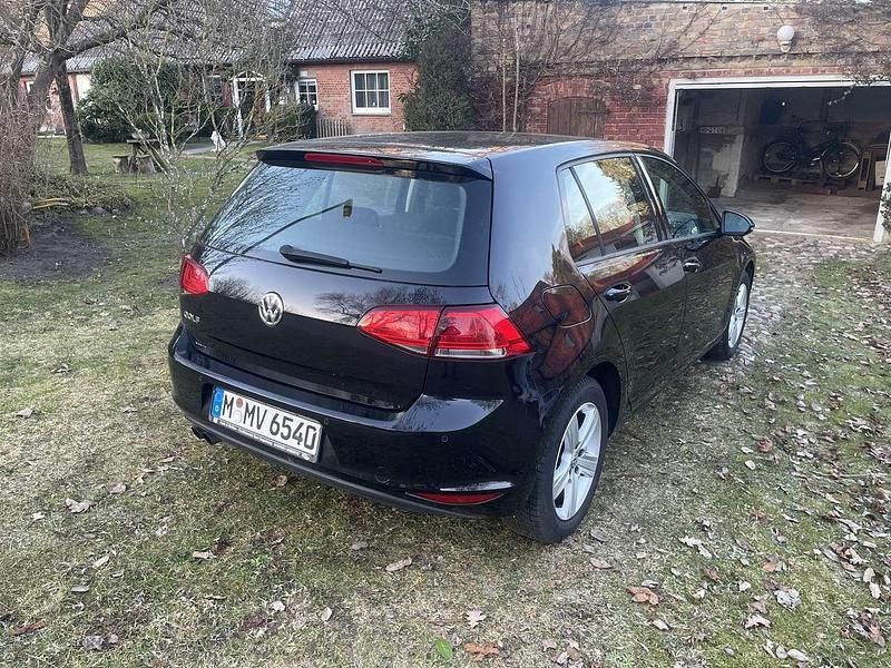 Gebraucht VW Golf VII Comfortline 125 PS (91 kW) 2015 Schwarz Kleinwagen