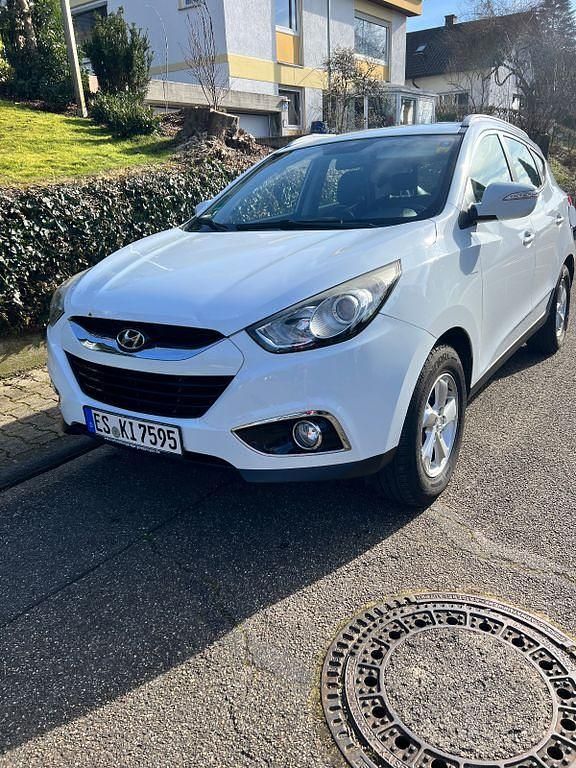 Weiß Gebraucht 2010 Hyundai ix35 Style SUV | 7.850 € (Fairer Preis) - Bild 1/4