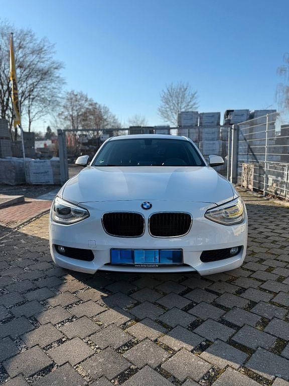 Weiß Gebraucht 2013 BMW 118 Kleinwagen | 9.990 € (Fairer Preis) - Bild 1/4
