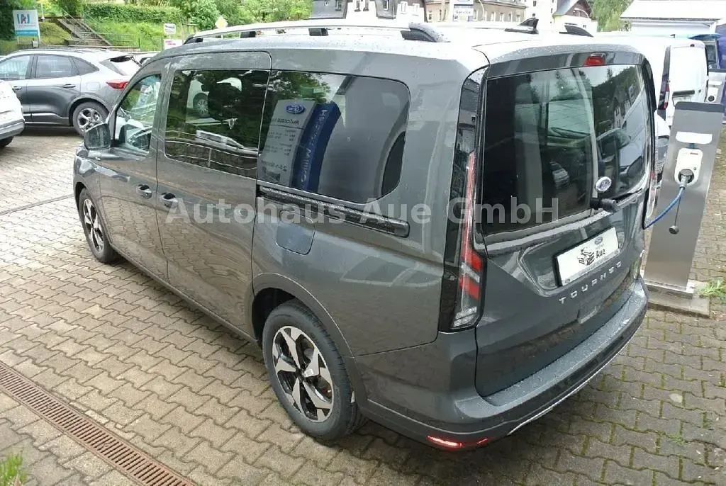 Neu Ford Grand Tourneo Connect Active 122 PS (89 kW) 2026 Grau Van / Kleinbus