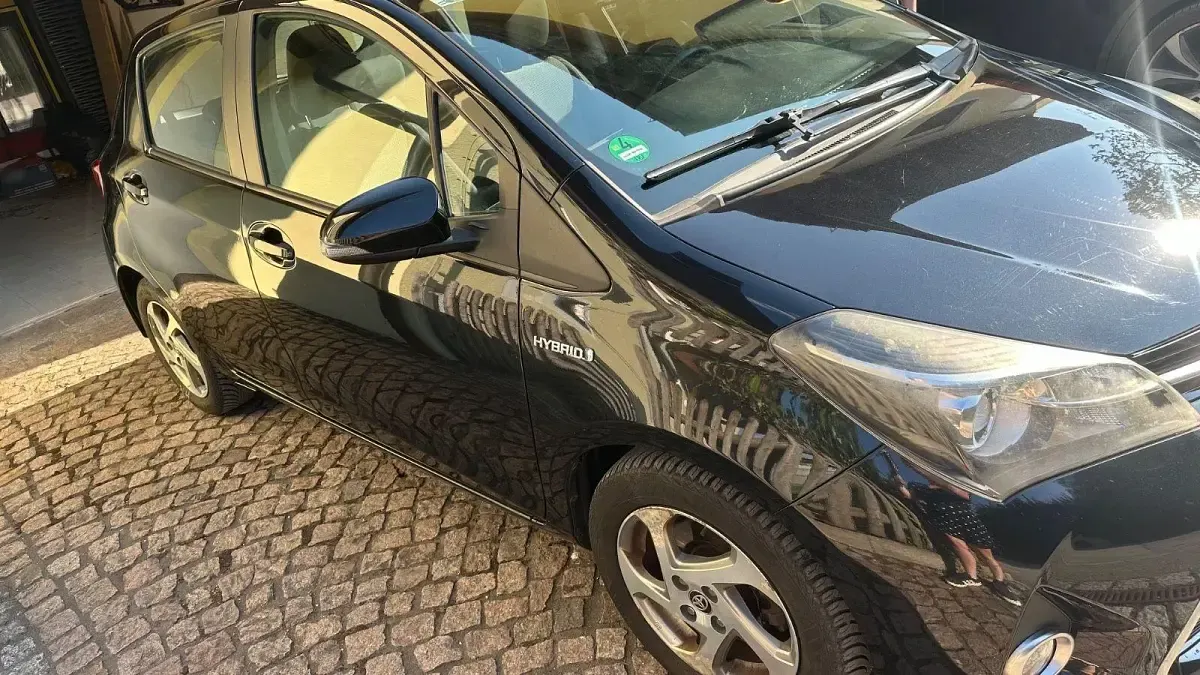 Gebraucht Toyota Yaris Comfort 101 PS (74 kW) 2015 Schwarz Kleinwagen