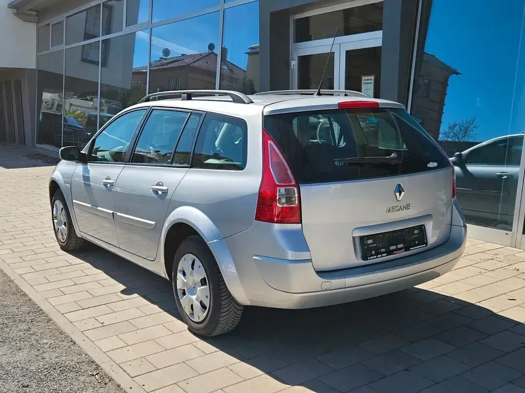 Używany Renault Mégane Avantage 103 KM (75 kW) 2008 Szary Sedan/Limuzyna