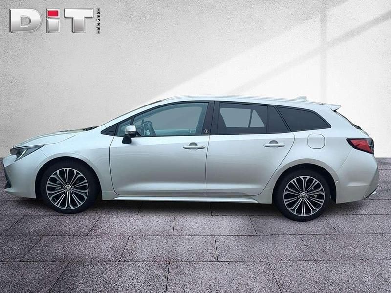 Gebraucht Toyota Corolla Team 122 PS (89 kW) 2022 Cosmicsilber (metallic) Kombi