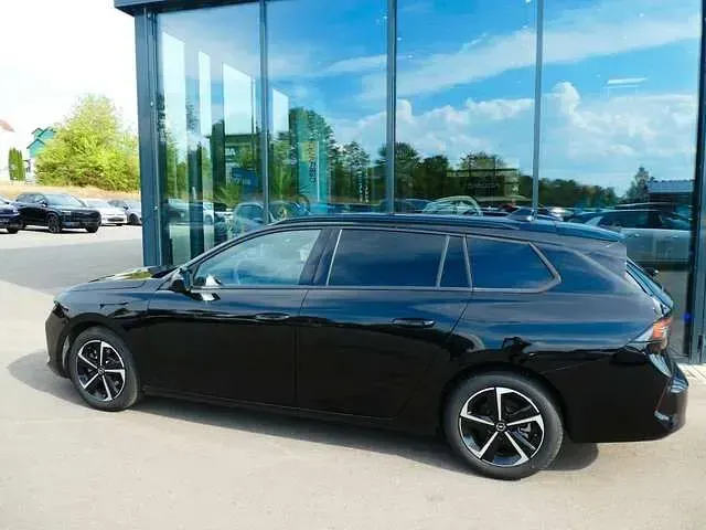 Gebraucht Opel Astra 131 PS (96 kW) 2025 Schwarz Kleinwagen