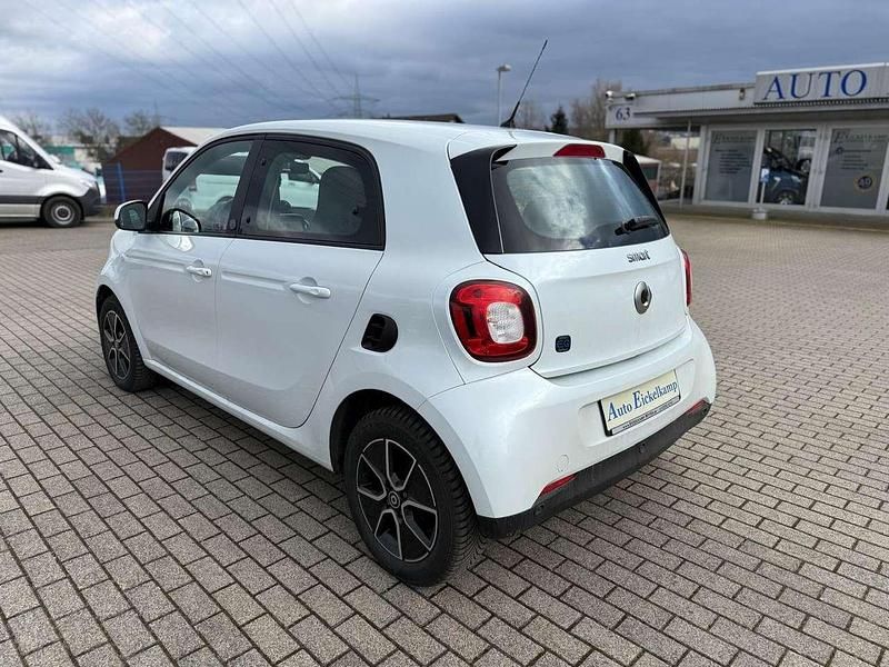 Gebraucht Smart ForFour Electric Drive Passion 60 kW (82 PS) 2020 Ice white Kleinwagen