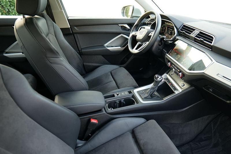 Gebraucht Audi Q3 Ambiente 245 PS (180 kW) 2022 Florettsilber metallic SUV