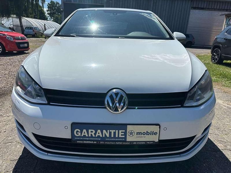 Pure white Gebraucht 2015 VW Golf VII LOUNGE Kleinwagen | 8.998 € (Guter Preis) - Bild 1/4