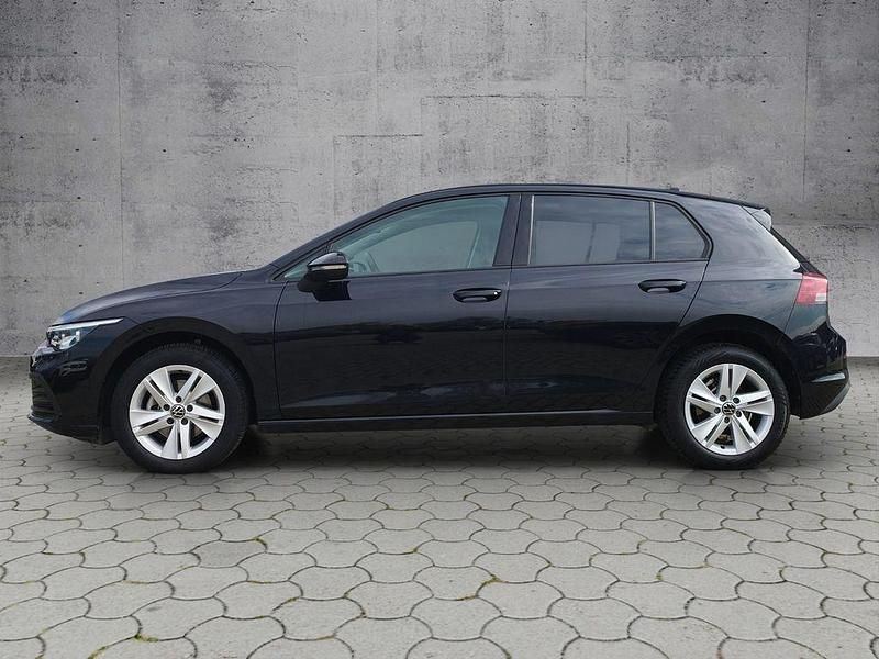 Gebraucht VW Golf VIII Life 131 PS (96 kW) 2023 Deep black perleffekt Limousine