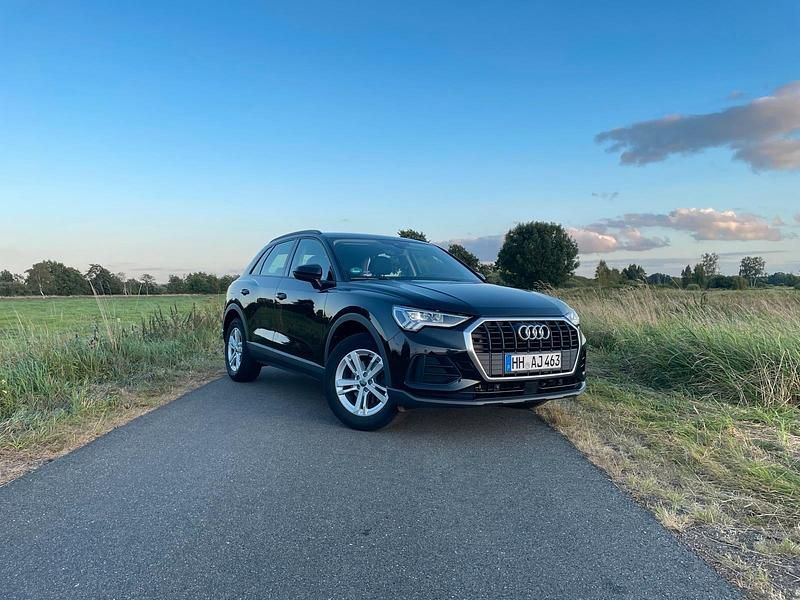Schwarz Gebraucht 2019 Audi Q3 SUV | 24.000 € (Fairer Preis) - Bild 1/4