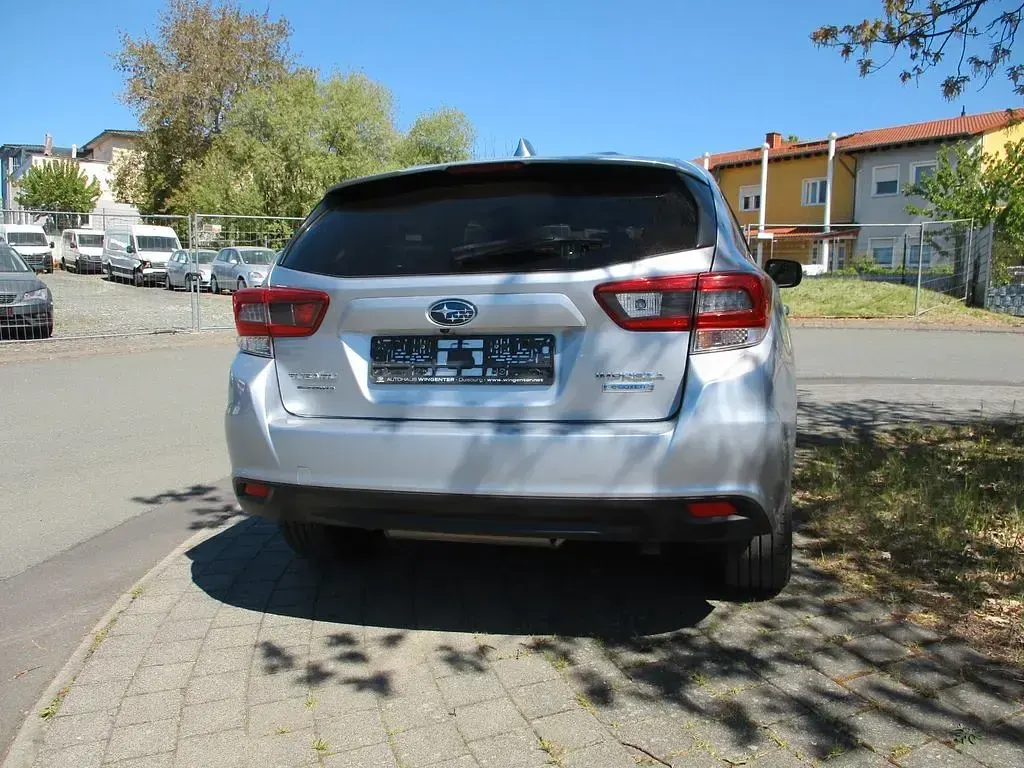 Gebraucht Subaru Impreza Trend 150 PS (110 kW) 2021 Silber Limousine
