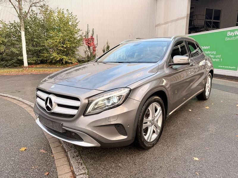 Grau Gebraucht 2014 Mercedes GLA200 SUV | 12.990 € (Guter Preis) - Bild 1/4