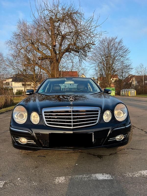 Schwarz Gebraucht 2007 Mercedes E280 Avantgarde Limousine | 5.299 € (Guter Preis) - Bild 1/4