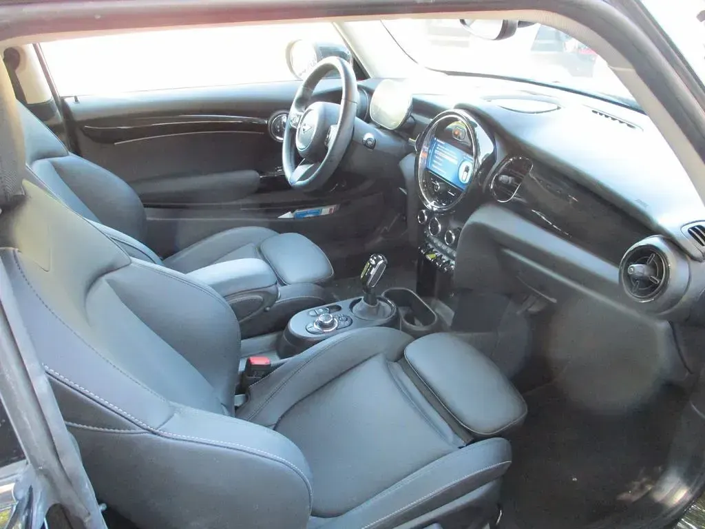 Gebraucht Mini Cooper SE 135 kW (184 PS) 2022 Schwarz Kleinwagen