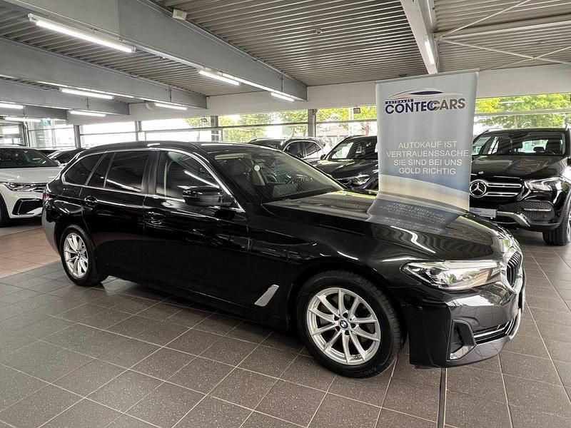 Schwarz Gebraucht 2023 BMW 520 Sport Line Kombi | 32.999 € (Fairer Preis) - Bild 1/4