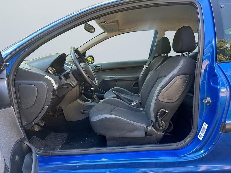 Gebraucht Peugeot 206+ Basis 60 PS (44 kW) 2010 Blau Kleinwagen