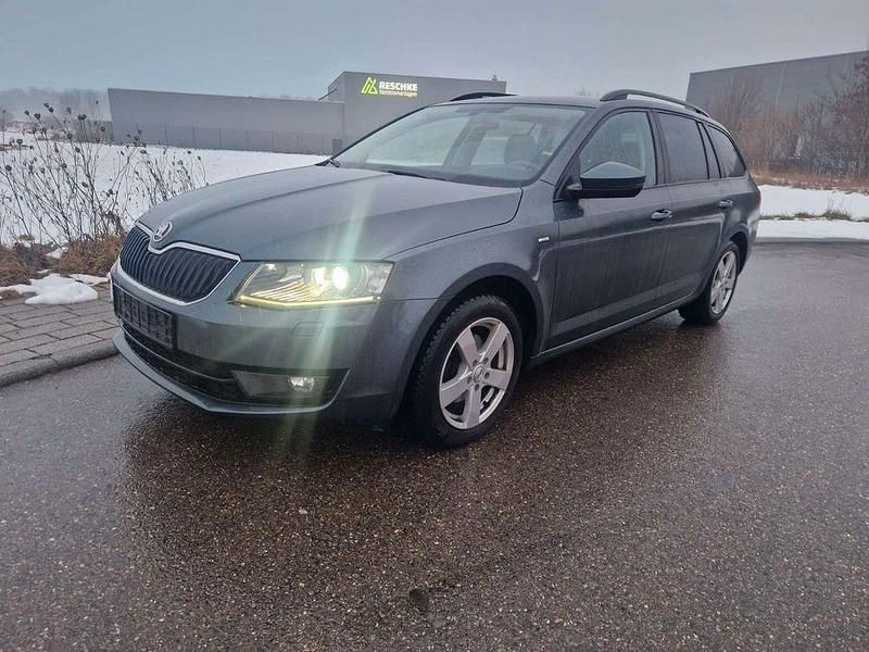 Grau Gebraucht 2016 Skoda Octavia Joy Kombi | 6.999 € (Fairer Preis) - Bild 1/4
