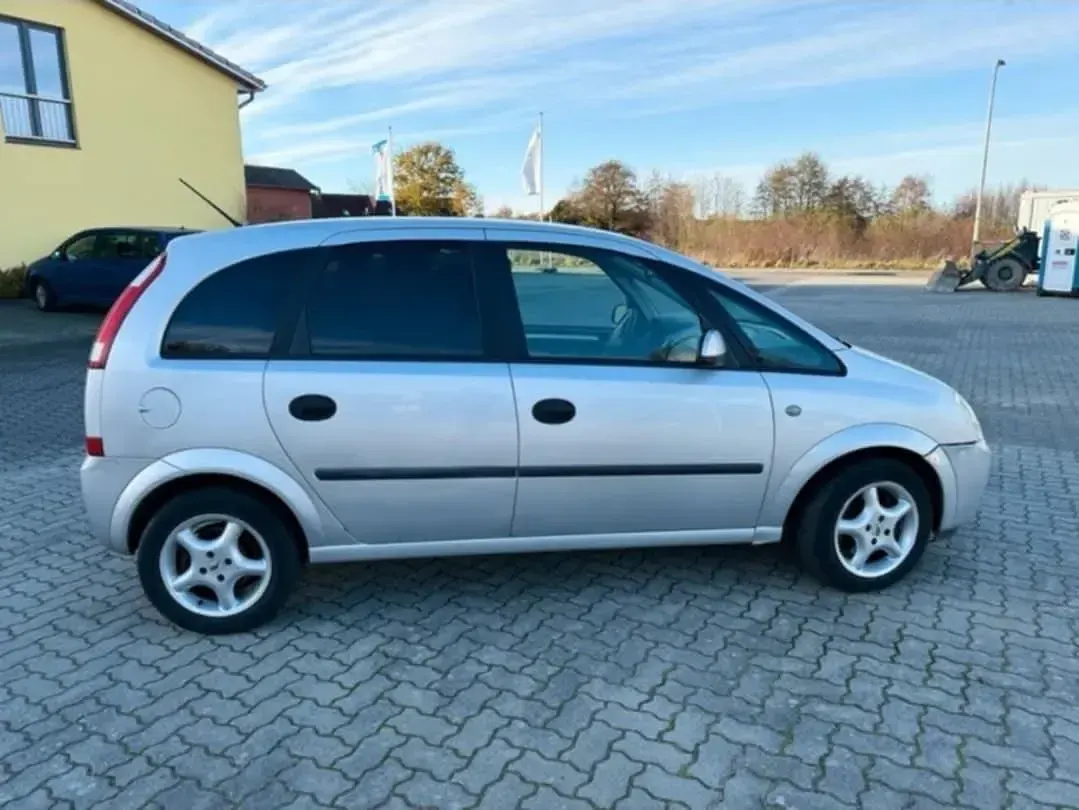 Gebraucht Opel Meriva 106 PS (77 kW) 2007 Silber Van / Kleinbus