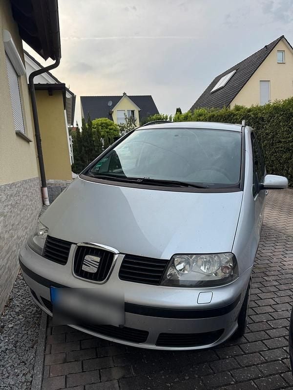 Silber Gebraucht 2006 Seat Alhambra Reference Van / Kleinbus | 2.800 € (Fairer Preis) - Bild 1/4