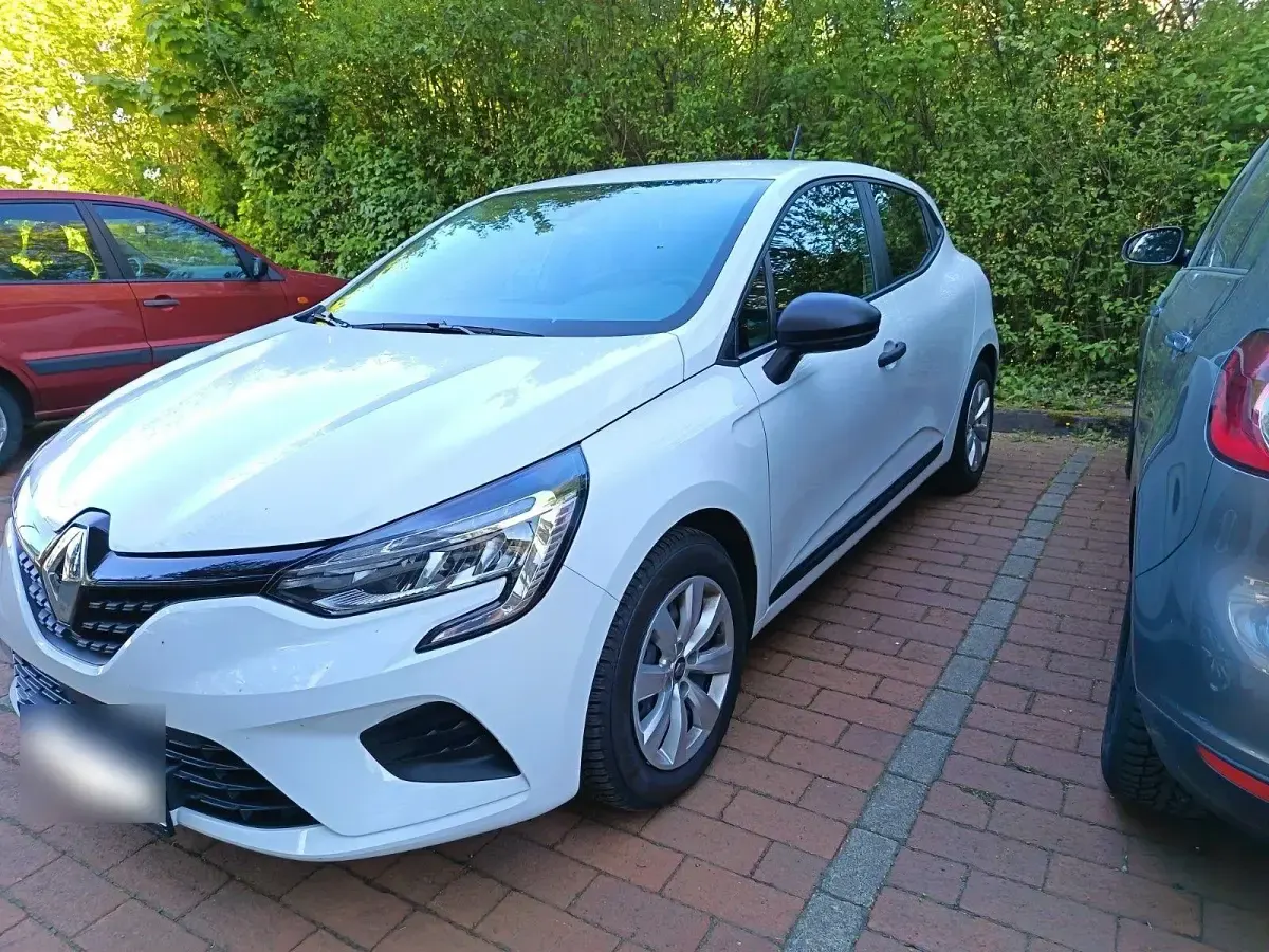 Second-hand Renault Clio V 73 CP (53 kW) 2020 Alb Hatchback