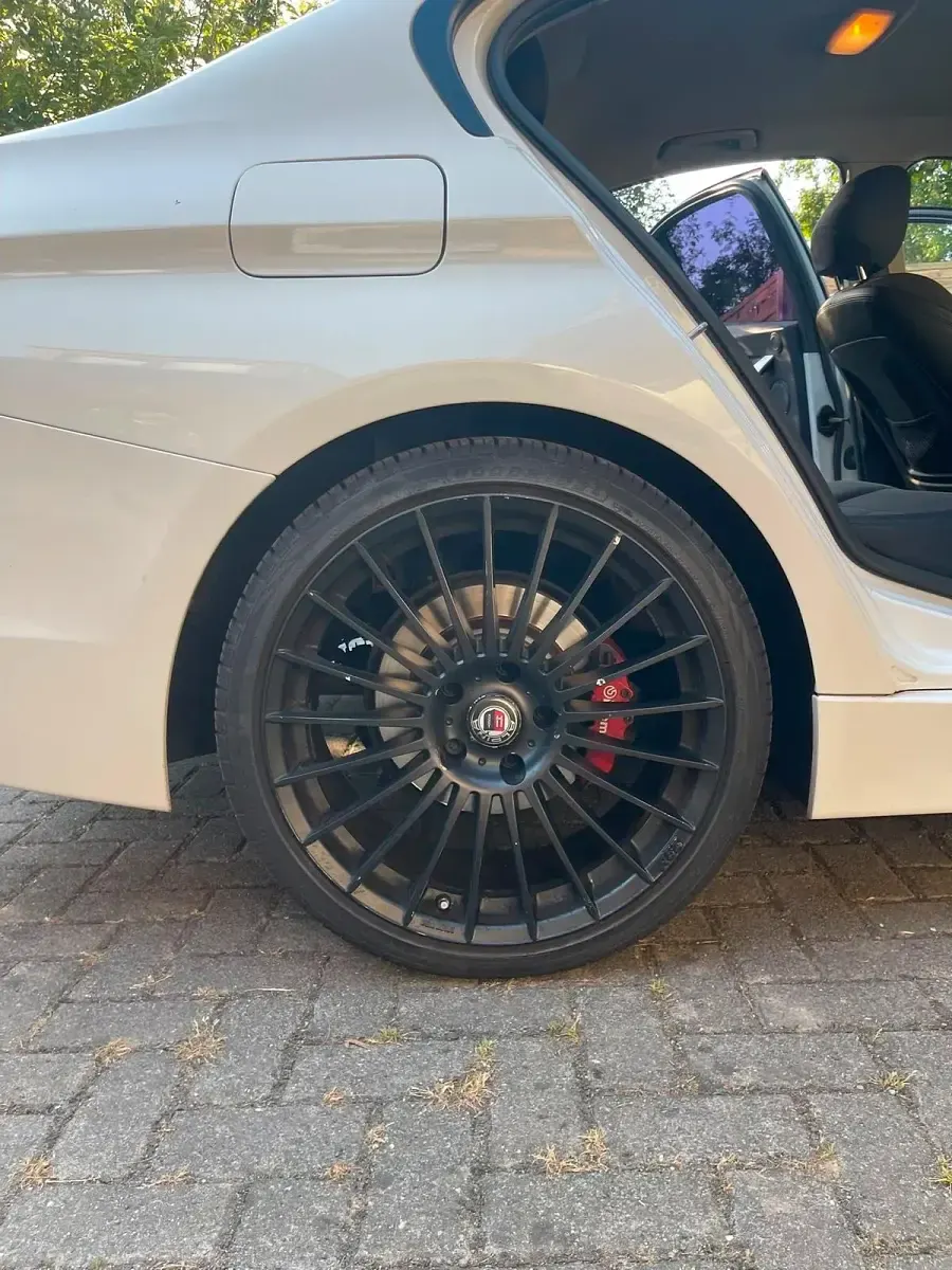 Gebraucht BMW 320 163 PS (119 kW) 2017 Weiß Limousine
