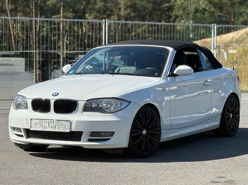 Weiß Gebraucht 2008 BMW 125 Cabriolet Performance Cabrio | 7.799 € (Fairer Preis) - Bild 1/4