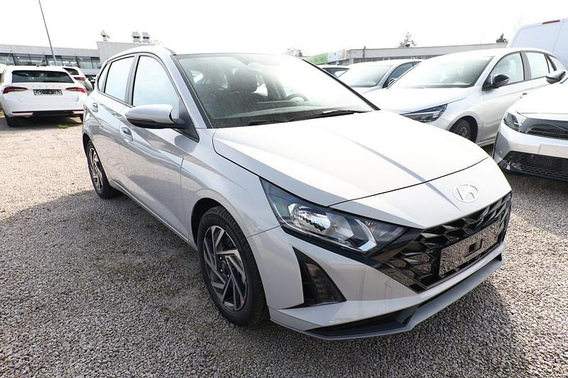 Neu Hyundai i20 Select 90 PS (66 kW) 2026 Grau Kleinwagen