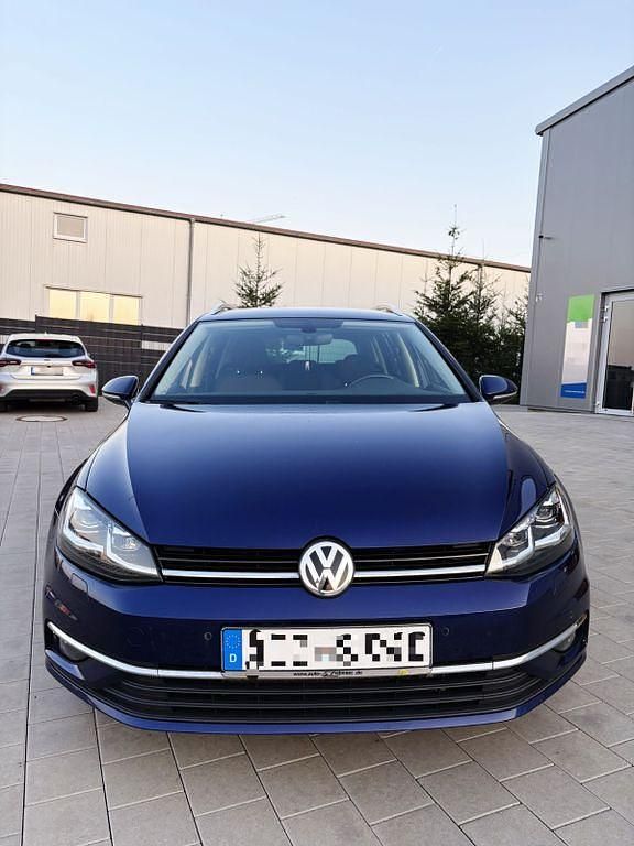 Gebraucht VW Golf VII Highline 150 PS (110 kW) 2020 Blau Kombi