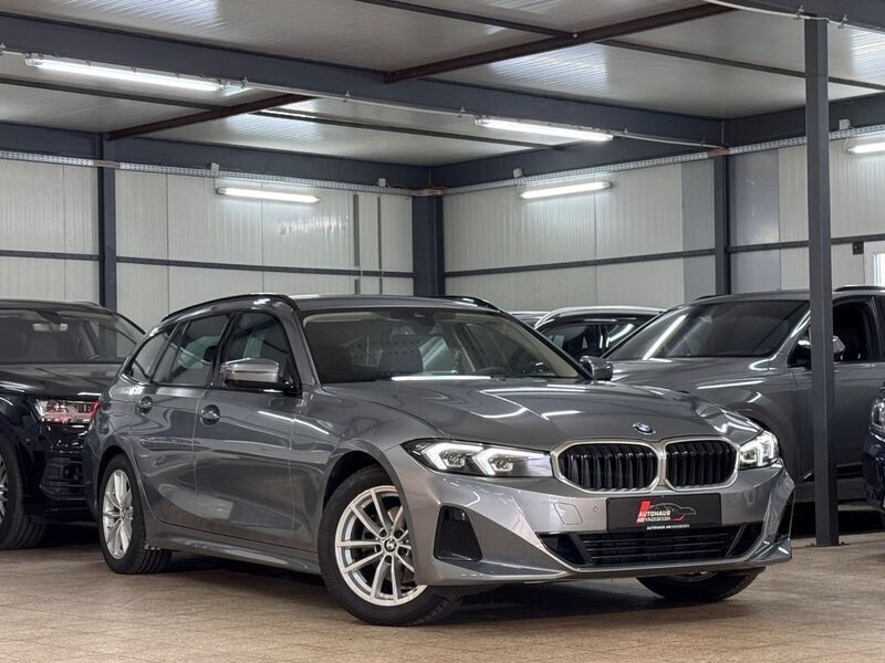 Grau Gebraucht 2023 BMW 320 Limousine | 29.890 € (Superpreis) - Bild 1/4