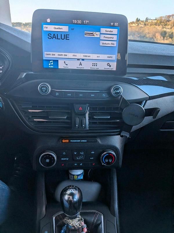 Second-hand Ford Focus 125 CP (91 kW) 2019 Negru Break