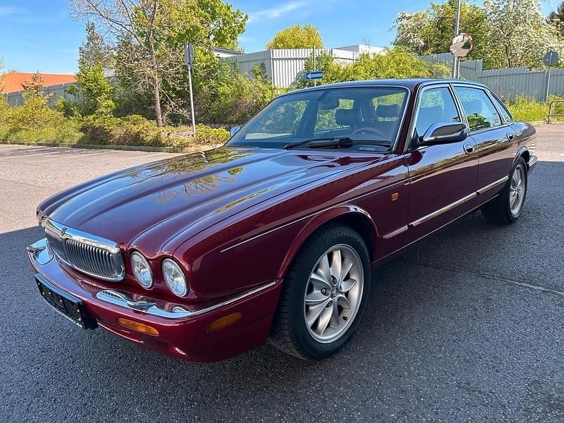 Rot Gebraucht 2001 Jaguar XJ Sovereign Limousine | 10.999 € (Fairer Preis) - Bild 1/4