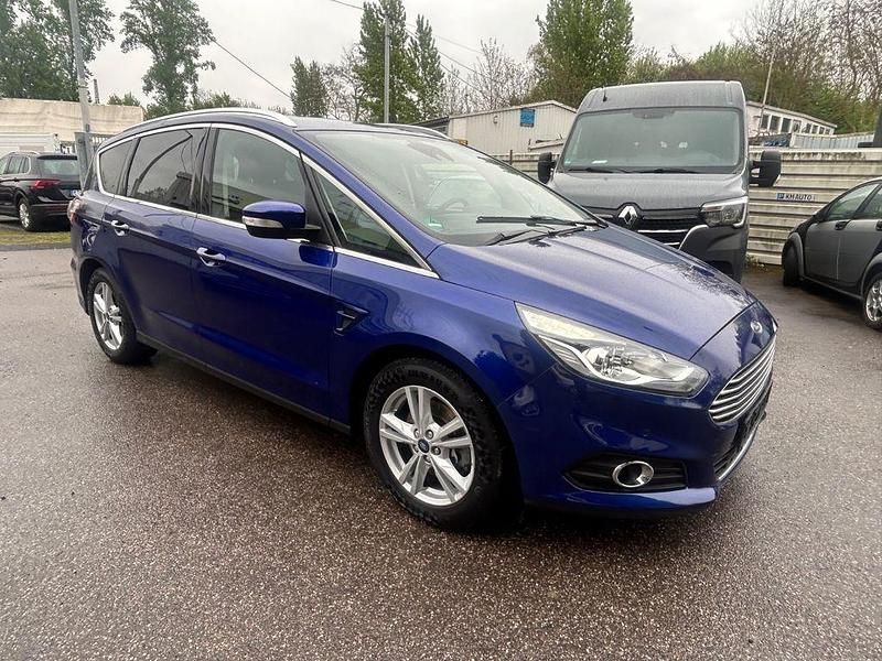 Gebraucht Ford S-MAX Titanium 160 PS (117 kW) 2017 Blau Van / Kleinbus