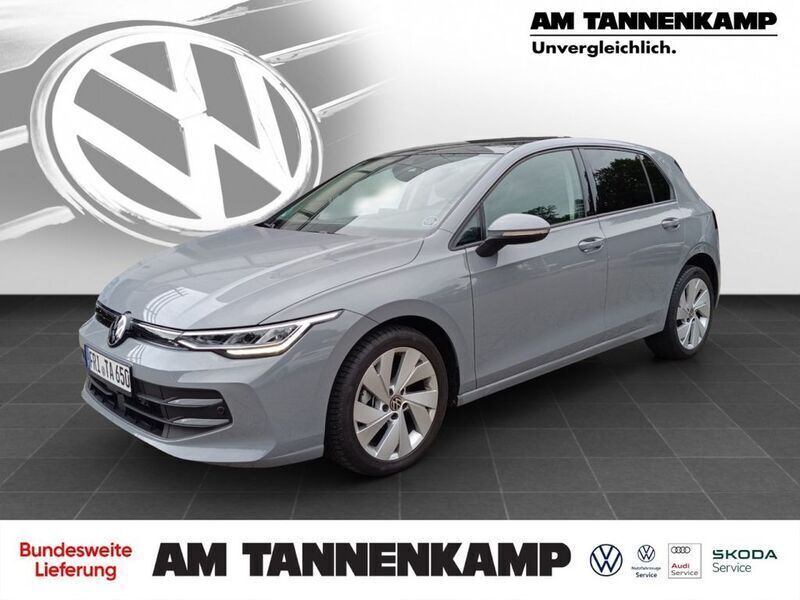 Mondsteingrau Gebraucht 2024 VW Golf VIII Life Limousine | 25.980 € (Etwas zu teuer) - Bild 1/4